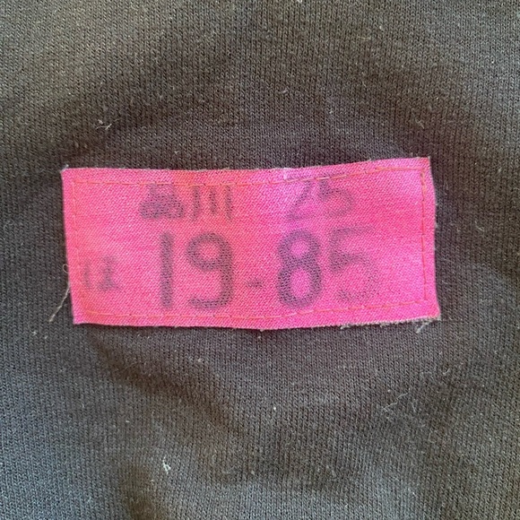 7 ring Ariana Grande sweatshirt SZ S - Picture 6 of 6